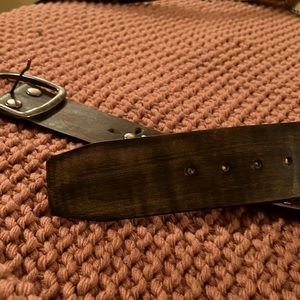 Women’s Roper brand leather belt. Size XL 43”.